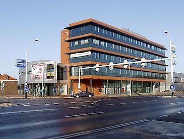 Kantoorgebouw Kopgebouw “Run Shopping Centre”